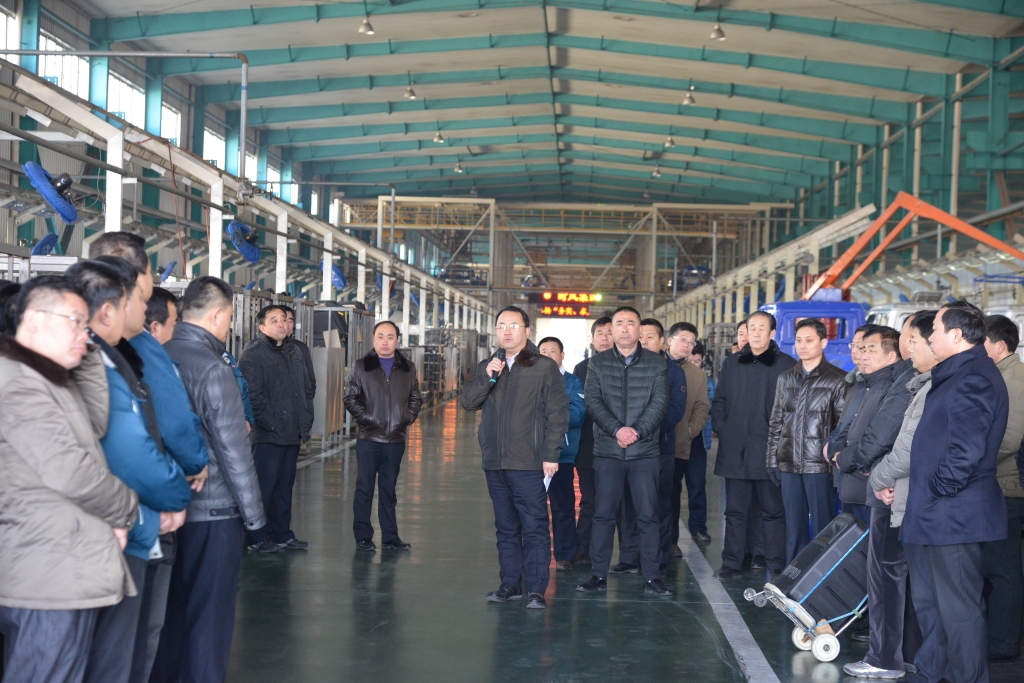 2121非凡国际集团举行中层向导干部现场观摩活动